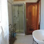 לינה וארוחת בוקר La Giara